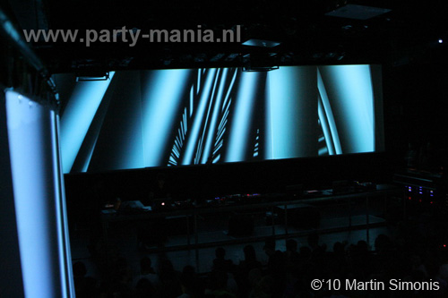 100924_112_todaysart_partymania