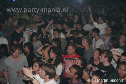 100924_120_todaysart_partymania