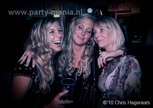 100925_105_glamorous_partymania