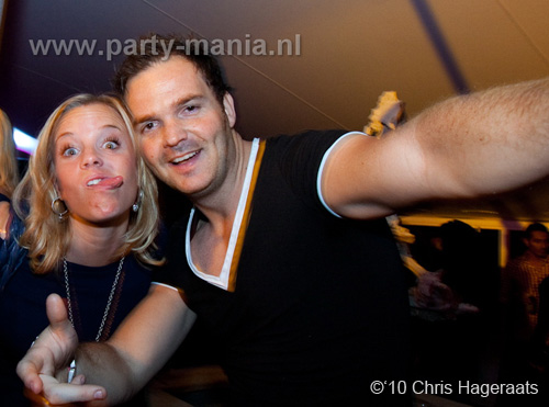 100925_111_glamorous_partymania