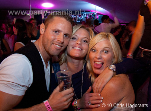 100925_113_glamorous_partymania