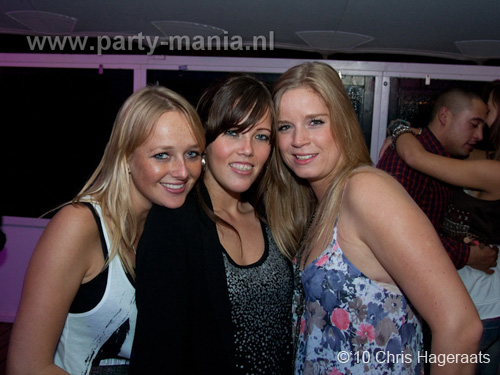 100925_134_glamorous_partymania