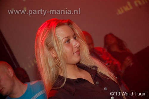 100930_119_happy_student_partymania