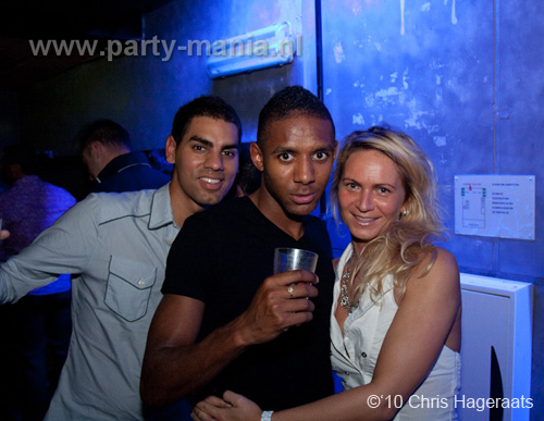 101002_082_franchise_partymania