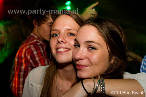 101008_128_westwood_partymania