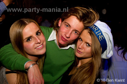 101008_156_westwood_partymania