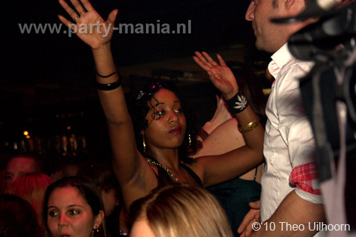 101113_074_los_partymania