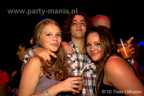 101113_082_los_partymania