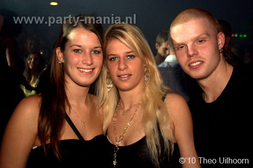 101113_084_los_partymania