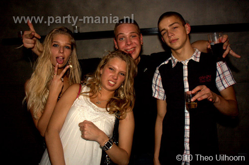 101113_157_los_partymania