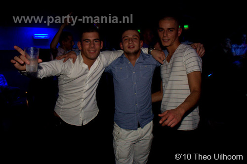 101113_161_los_partymania