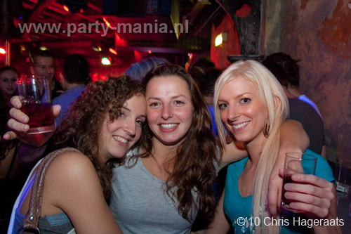 101120_074_90s_only_partymania