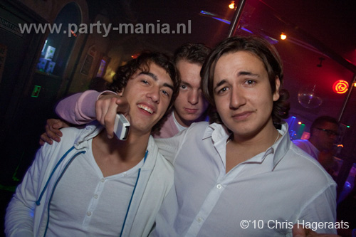 101120_084_90s_only_partymania