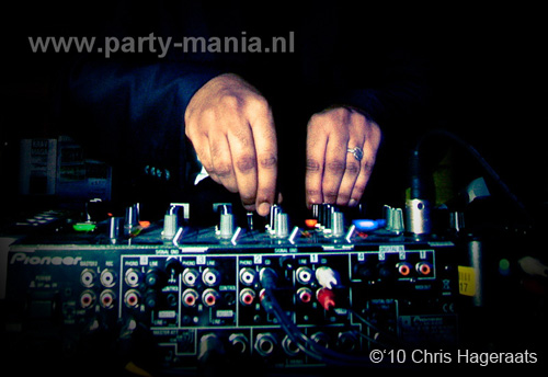 101204_111_pump_up_the_base_partymania
