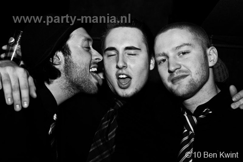 101215_094_housequake_partymania