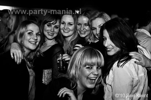 101215_101_housequake_partymania