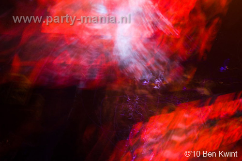 101215_118_housequake_partymania