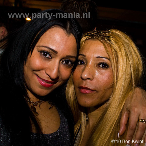 101215_189_housequake_partymania