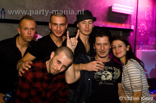 101215_210_housequake_partymania