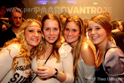 110122_204_i_love_los_partymania