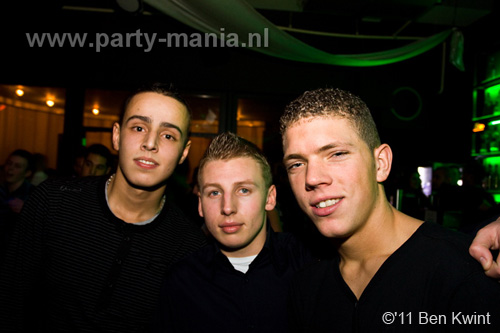 110211_110_maximaal_partymania