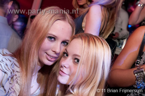 110303_085_punk_leparis_partymania