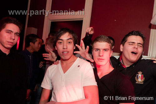 110303_086_punk_leparis_partymania