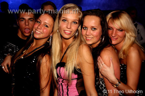 110305_155_ilovelos_paardvantroje_partymania