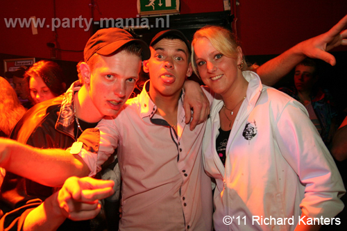 110416_119_beukgevaar_bazart_partymania_denhaag