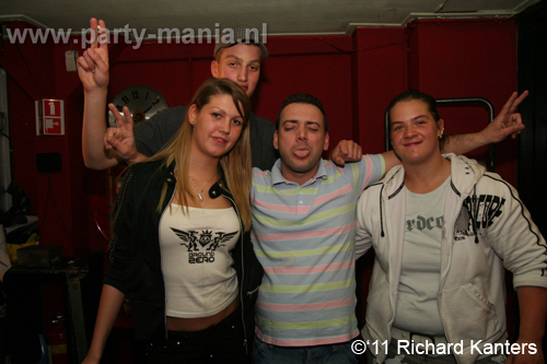 110416_123_beukgevaar_bazart_partymania_denhaag