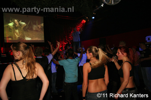 110416_154_beukgevaar_bazart_partymania_denhaag