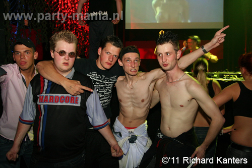 110416_162_beukgevaar_bazart_partymania_denhaag