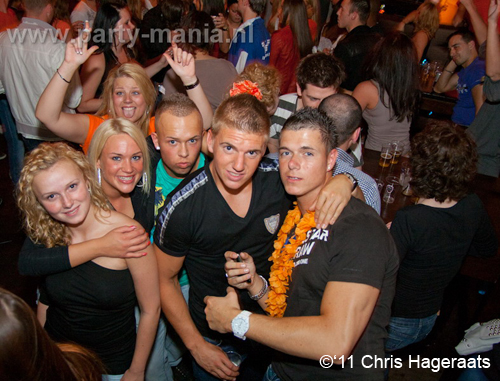 110429_101_luden_partymania_denhaag