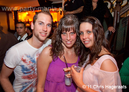 110429_123_luden_partymania_denhaag