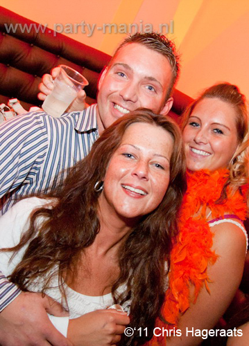 110429_133_luden_partymania_denhaag