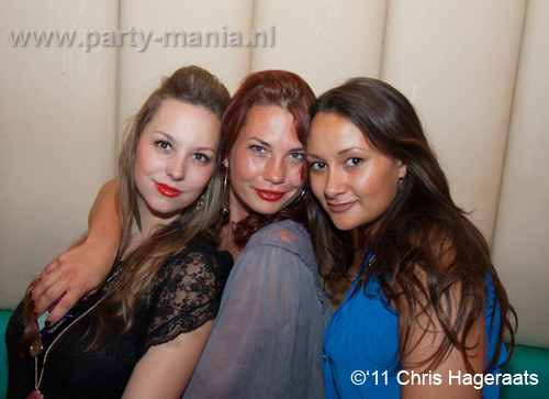 110528_083_manjefiek_club_leparis_partymania_denhaag