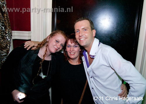 110528_111_manjefiek_club_leparis_partymania_denhaag