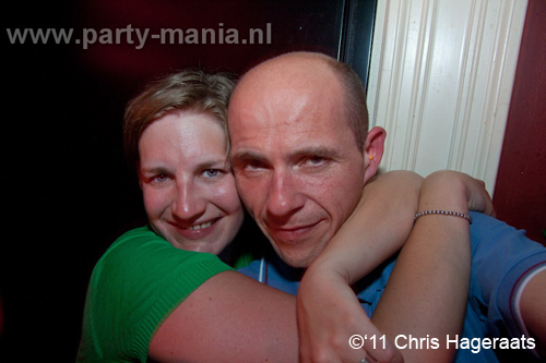 110528_115_manjefiek_club_leparis_partymania_denhaag