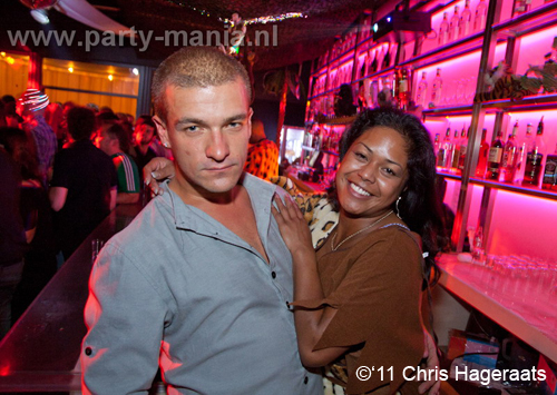 110528_117_manjefiek_club_leparis_partymania_denhaag