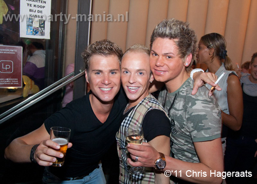 110528_122_manjefiek_club_leparis_partymania_denhaag