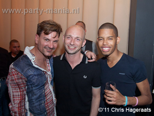 110528_126_manjefiek_club_leparis_partymania_denhaag