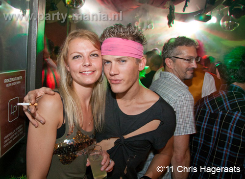 110528_132_manjefiek_club_leparis_partymania_denhaag