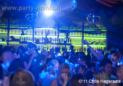 110528_133_manjefiek_club_leparis_partymania_denhaag