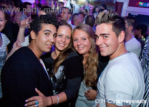 110528_149_manjefiek_club_leparis_partymania_denhaag