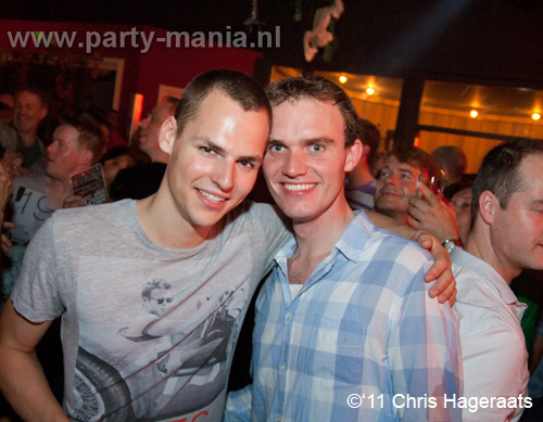 110528_151_manjefiek_club_leparis_partymania_denhaag