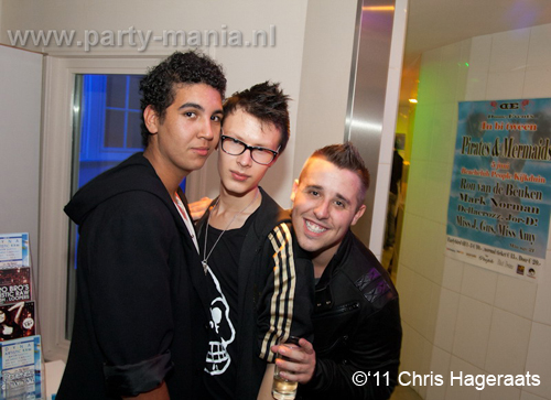 110528_156_manjefiek_club_leparis_partymania_denhaag