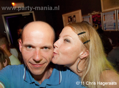 110528_169_manjefiek_club_leparis_partymania_denhaag