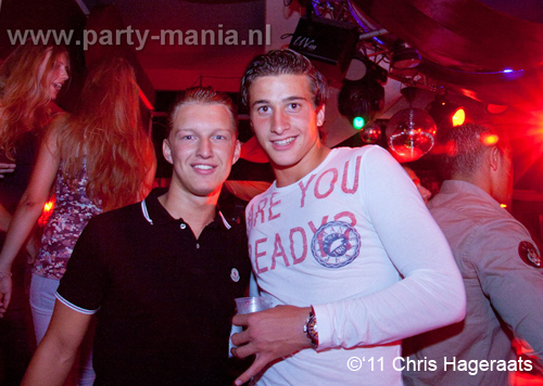 110604_112_womanizer_club_leparis_partymania_denhaag