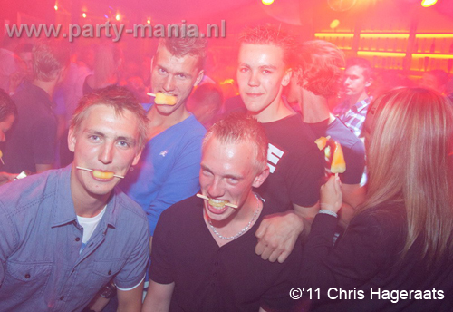 110604_145_womanizer_club_leparis_partymania_denhaag