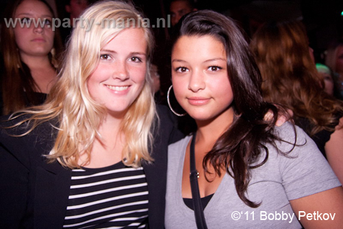 110617_074_maximaal_club_leparis_partymania_denhaag